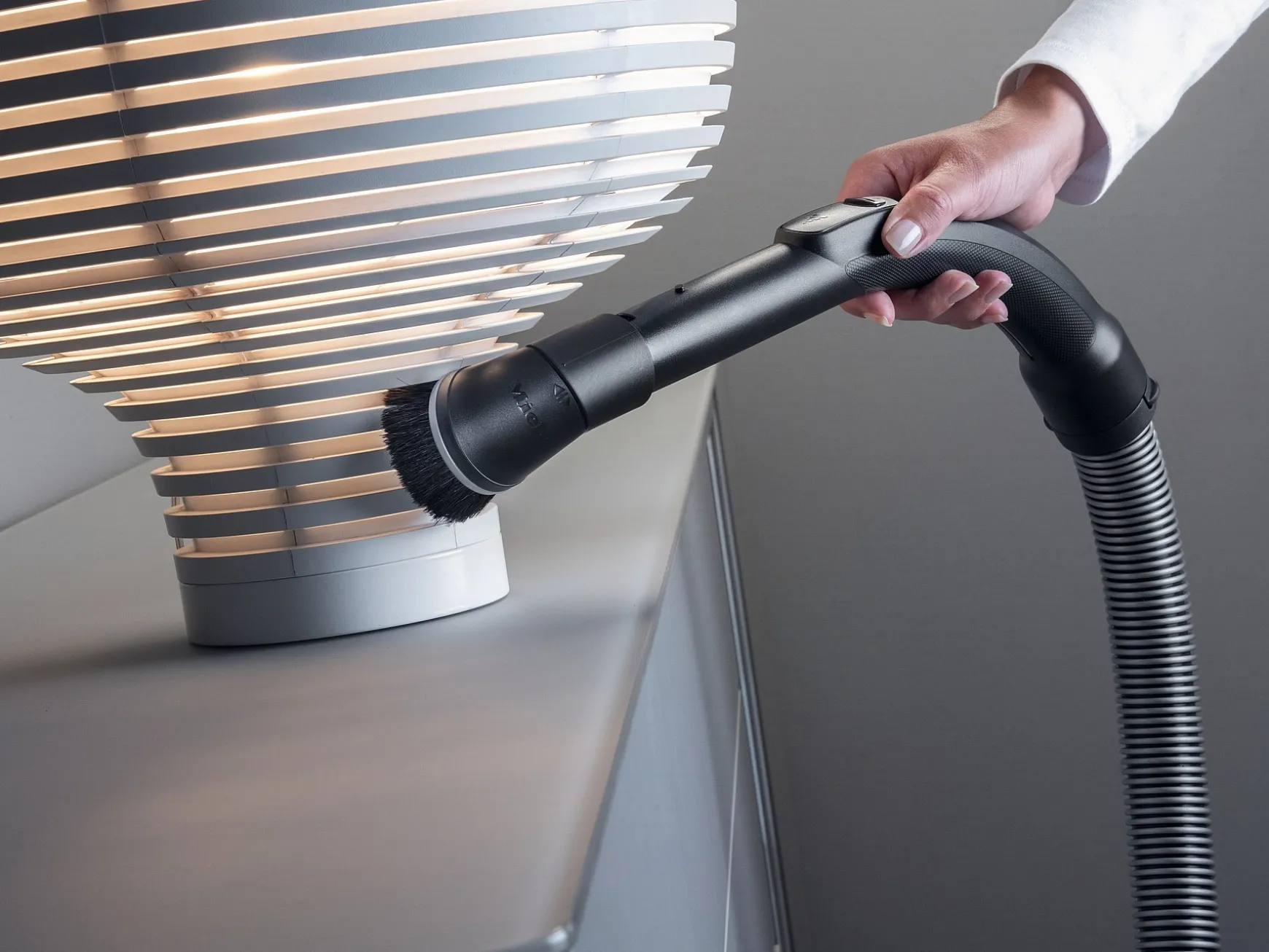 Dusting Brush With Flexible Swivel Joint<Miele Store
