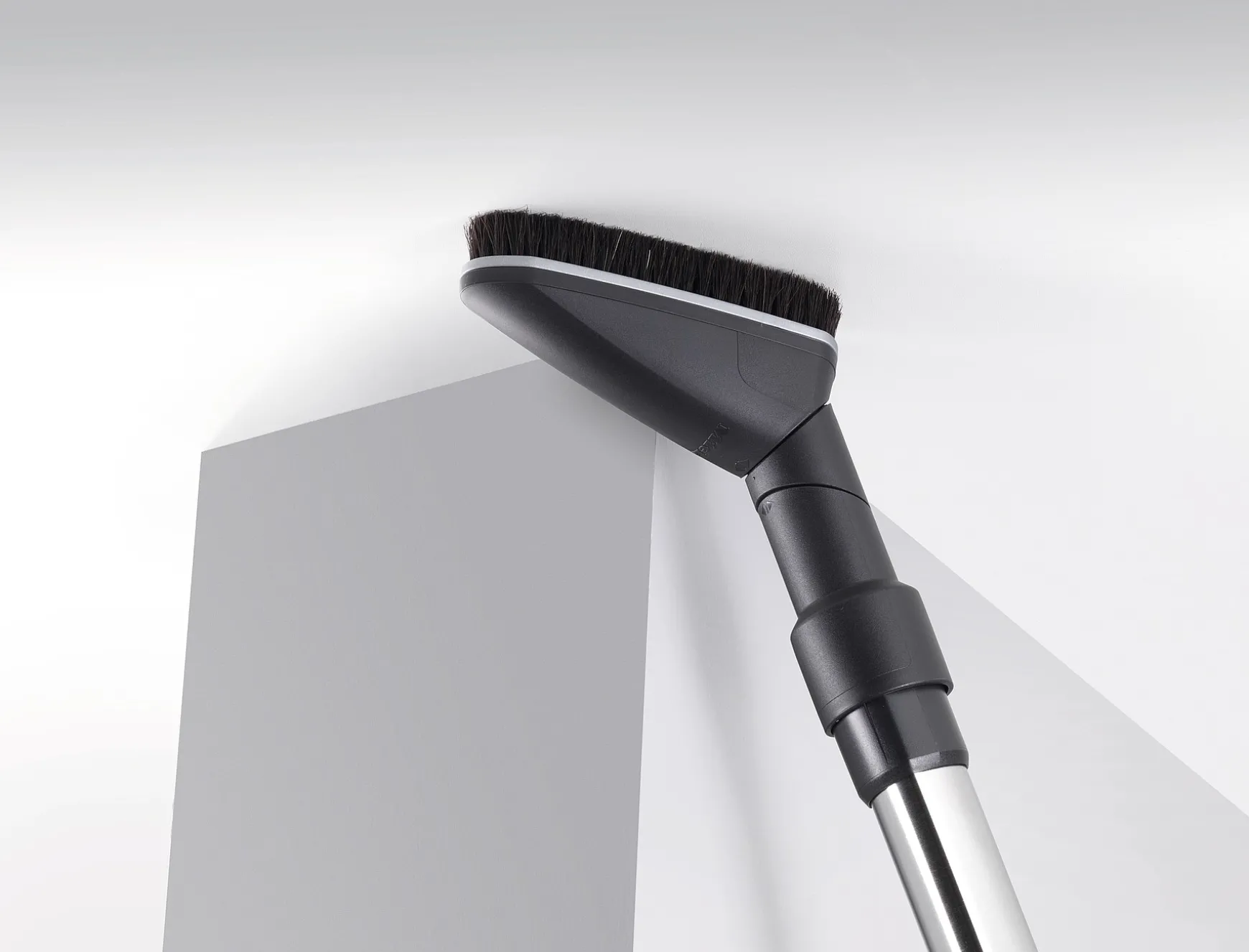 Flexibly Adjustable Universal Brush With Natural Bristles<Miele Outlet